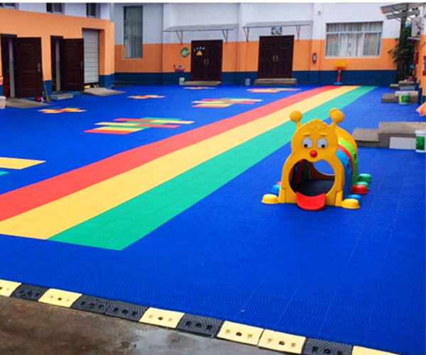 濱海幼兒園懸浮拼裝地板